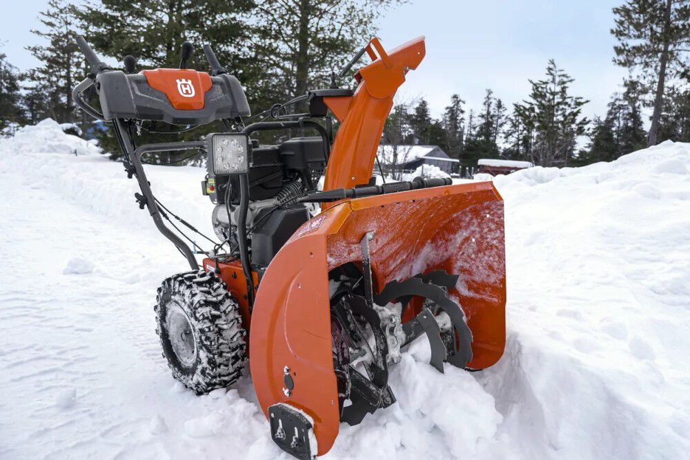 Husqvarna ST 224 Residential Snow Blower 24″ 208cc